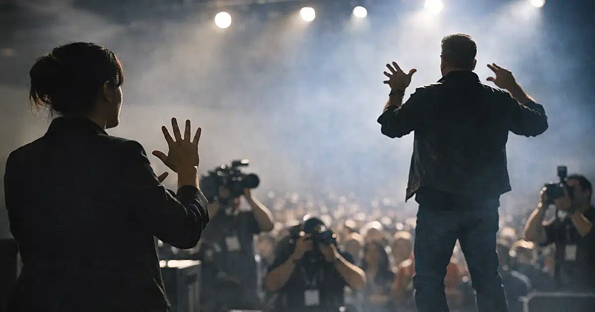 Featured image for: Mel Gibson criticized for mimicking ASL interpreter at Fan Expo Canada event
